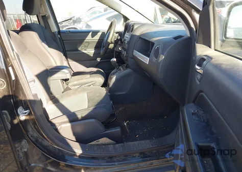 2015 Jeep Compass Sport из США, поврежденный, VIN 1C4NJDBB2FD206687